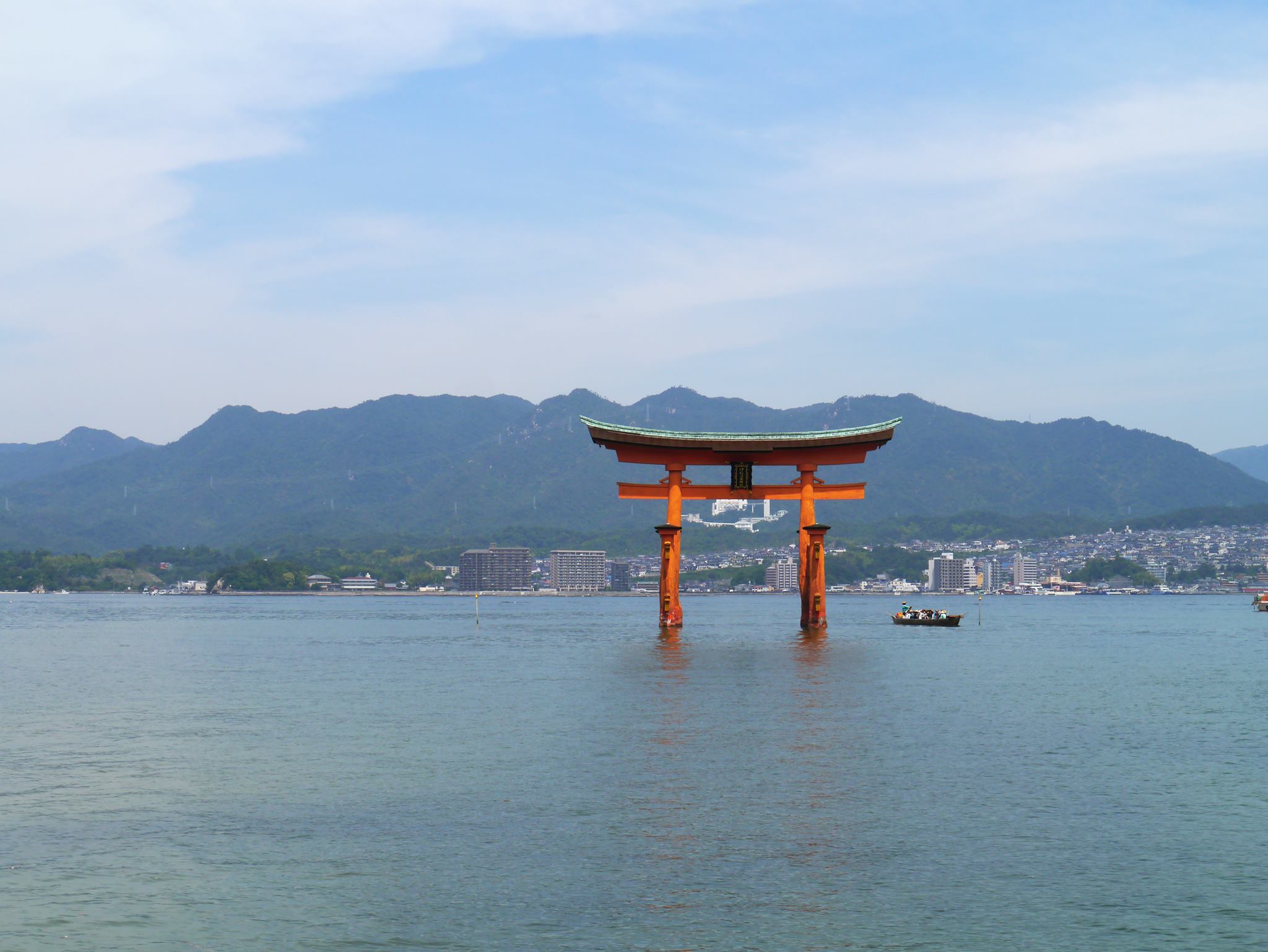 itsukushima shrine on miyajima island