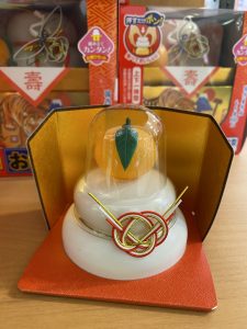 kagami mochi new years decoration